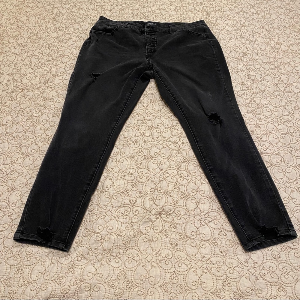 Time And Tru Women’s High Rise Skinny Jeans